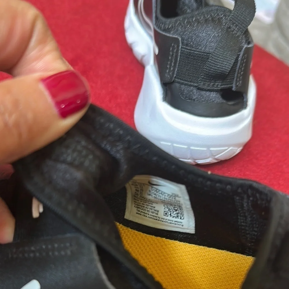 Black and White Nike Sneakers - Picture 7 of 9